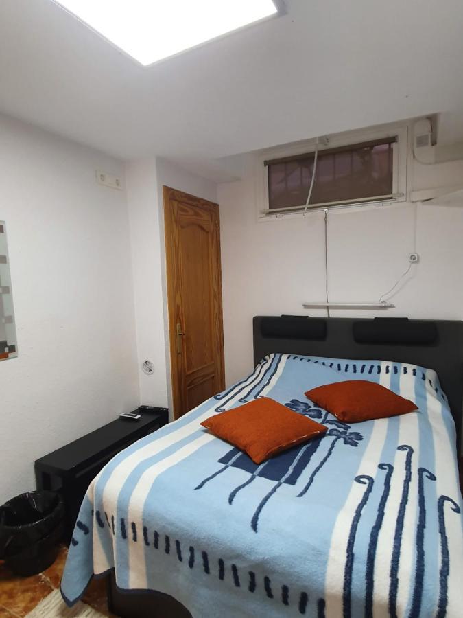 Cozy Rooms In Terraced House Фуeнхирола Екстериор снимка