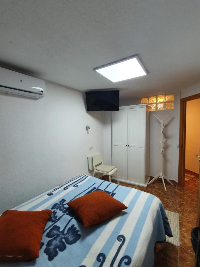 Cozy Rooms In Terraced House Фуeнхирола Екстериор снимка
