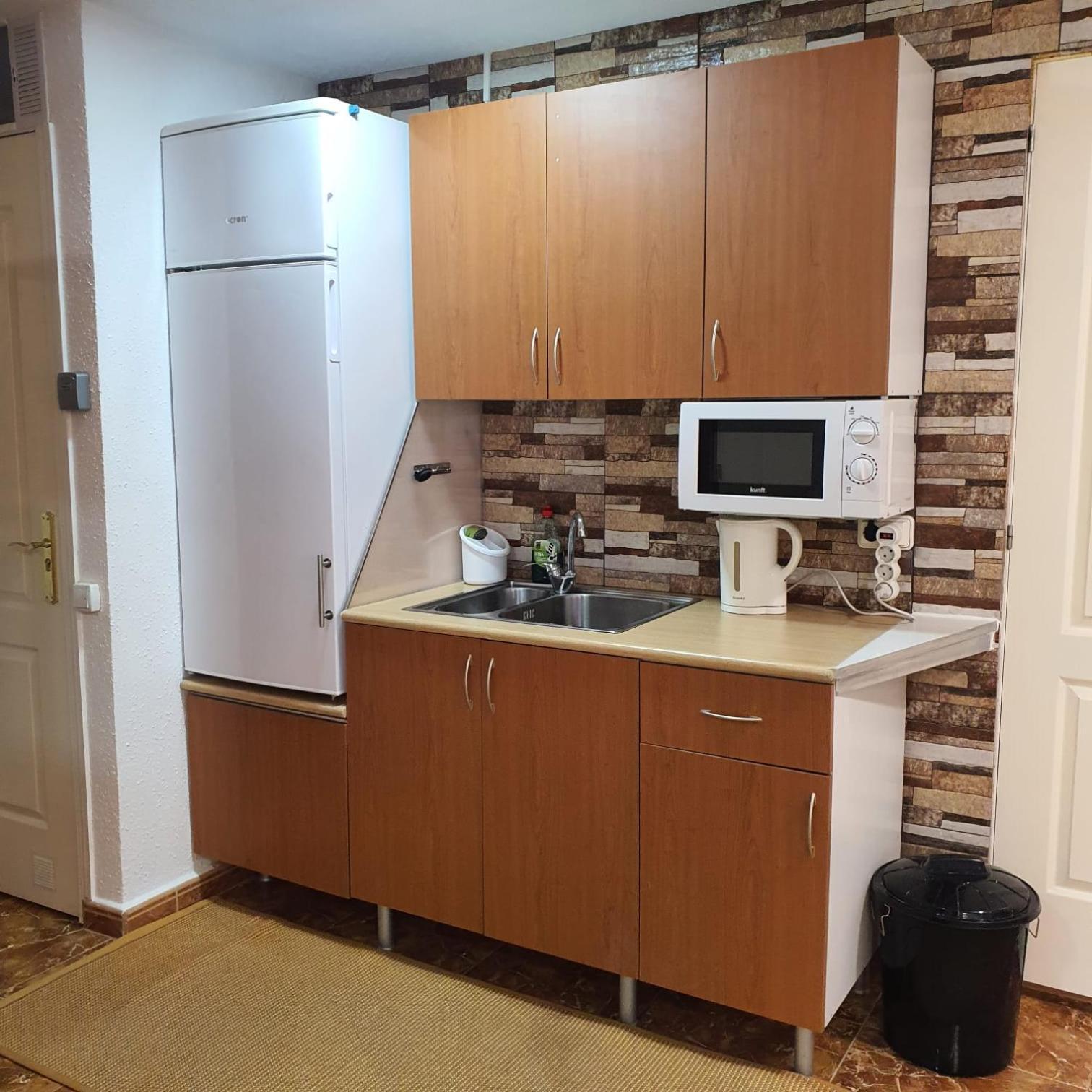 Cozy Rooms In Terraced House Фуeнхирола Екстериор снимка