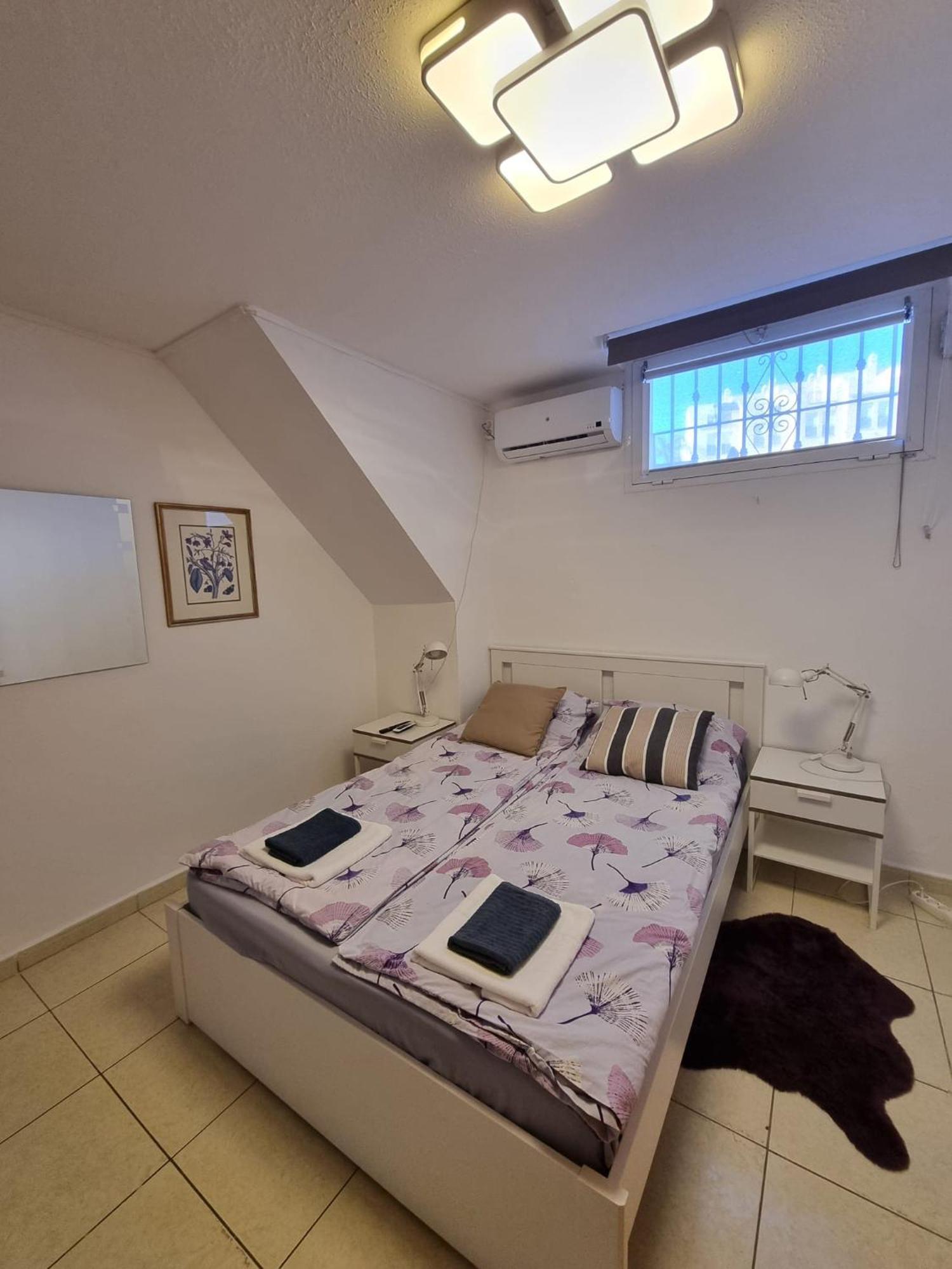 Cozy Rooms In Terraced House Фуeнхирола Екстериор снимка