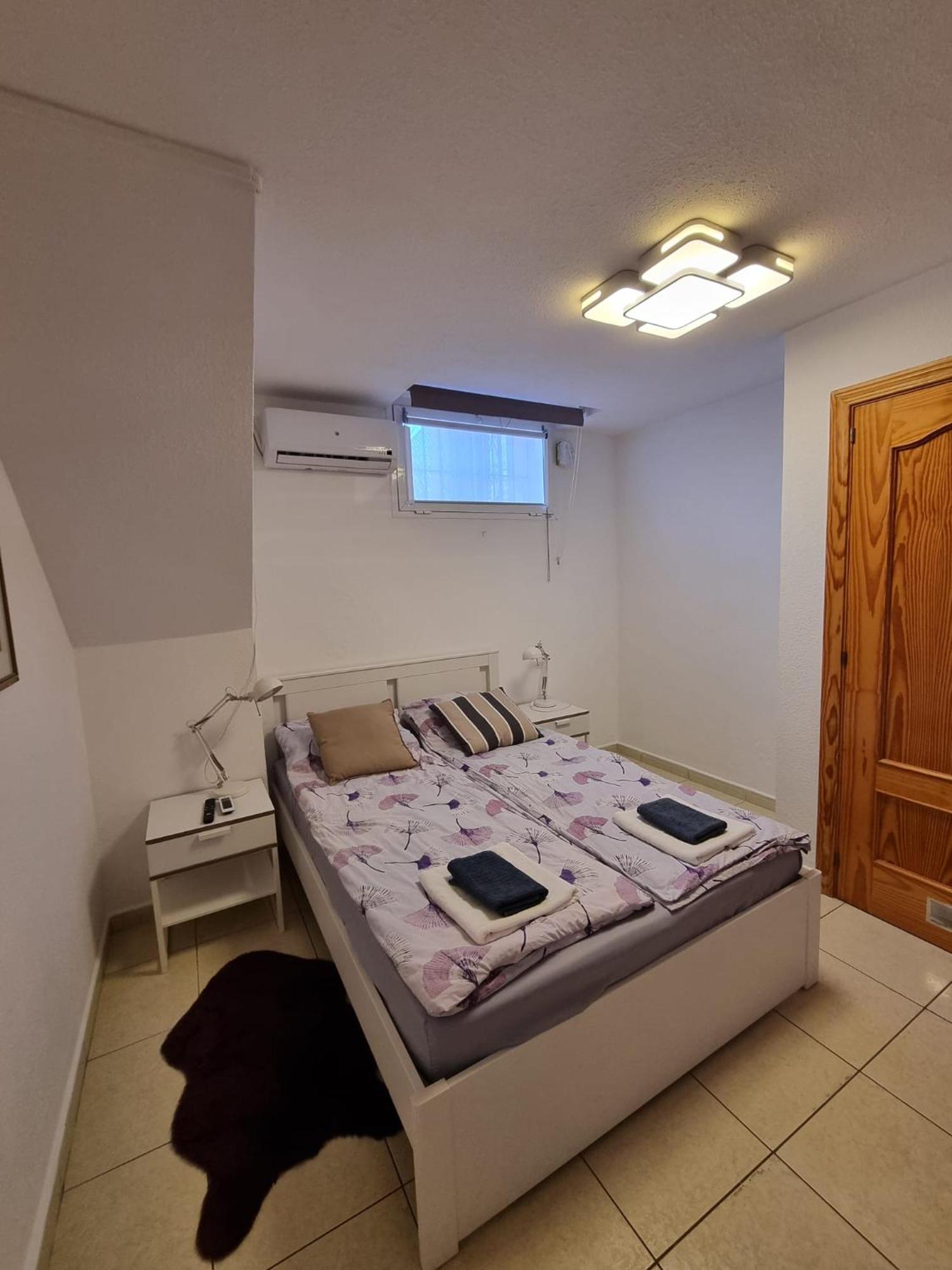 Cozy Rooms In Terraced House Фуeнхирола Екстериор снимка