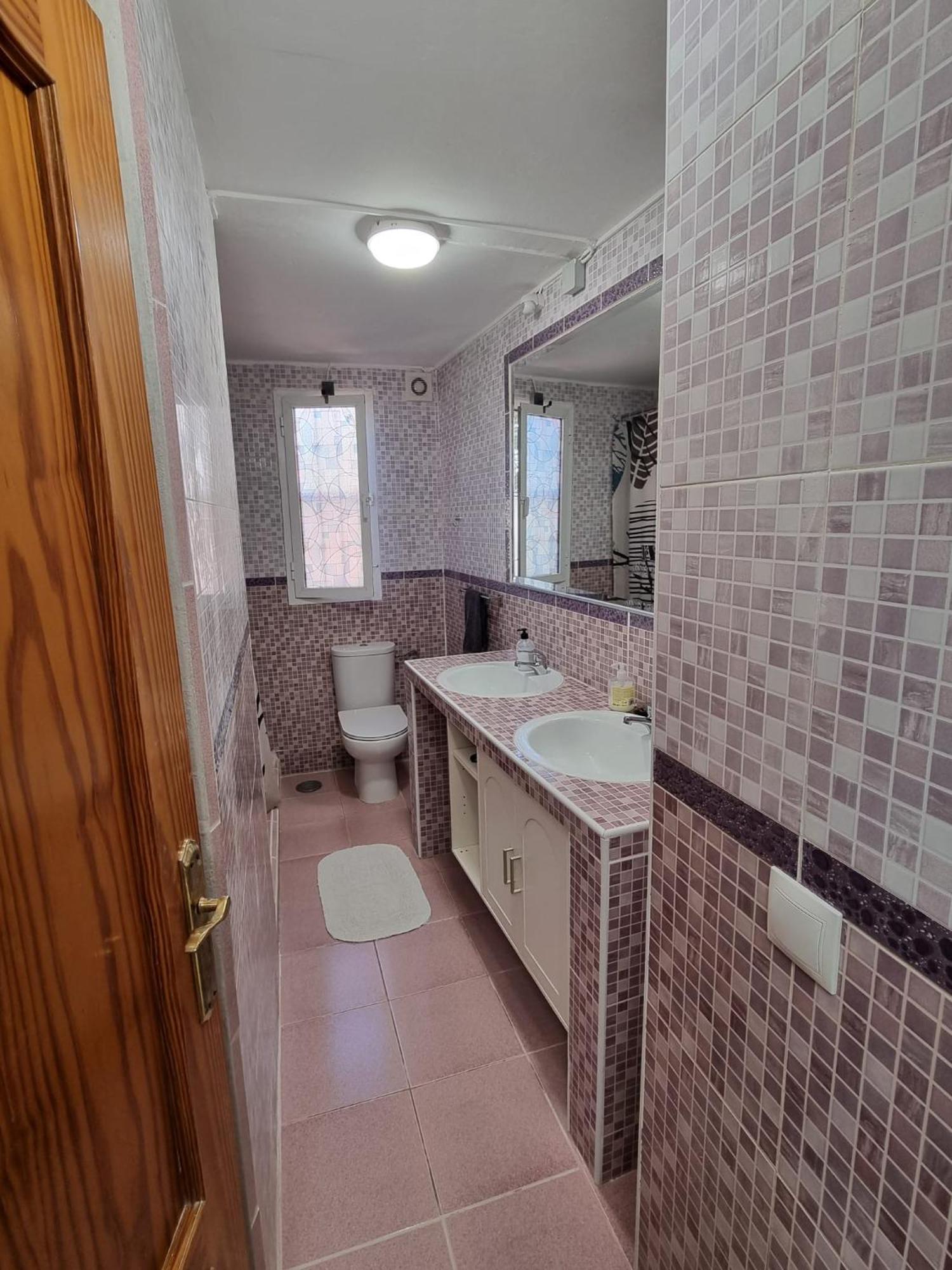 Cozy Rooms In Terraced House Фуeнхирола Екстериор снимка