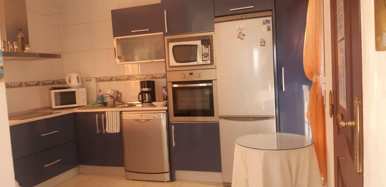 Cozy Rooms In Terraced House Фуeнхирола Екстериор снимка