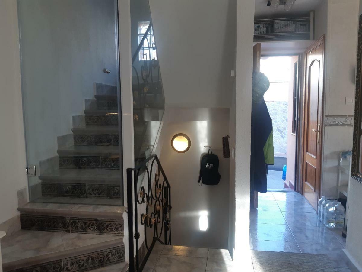 Cozy Rooms In Terraced House Фуeнхирола Екстериор снимка